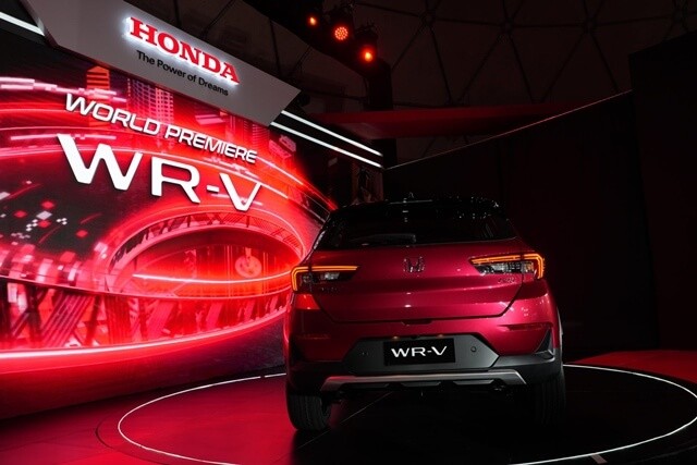 Honda-WR-V-tong-the-cabin