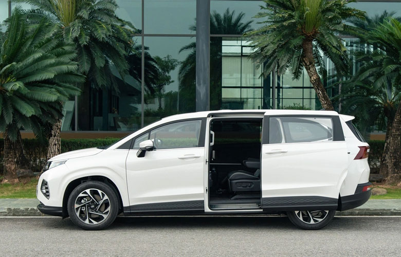 Giá xe Hyundai Custin kèm Thông Số & Hình Ảnh (09/2023) | anycar.vn