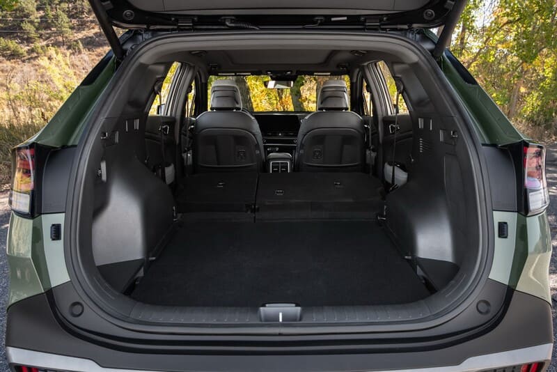 Cốp sau rộng rãi, thoải mái chứa đồ của Sportage