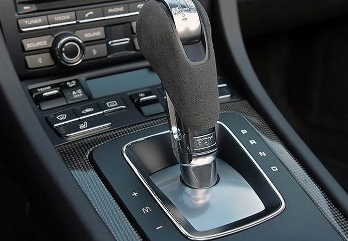 Một số loại cần số xe tự động.
