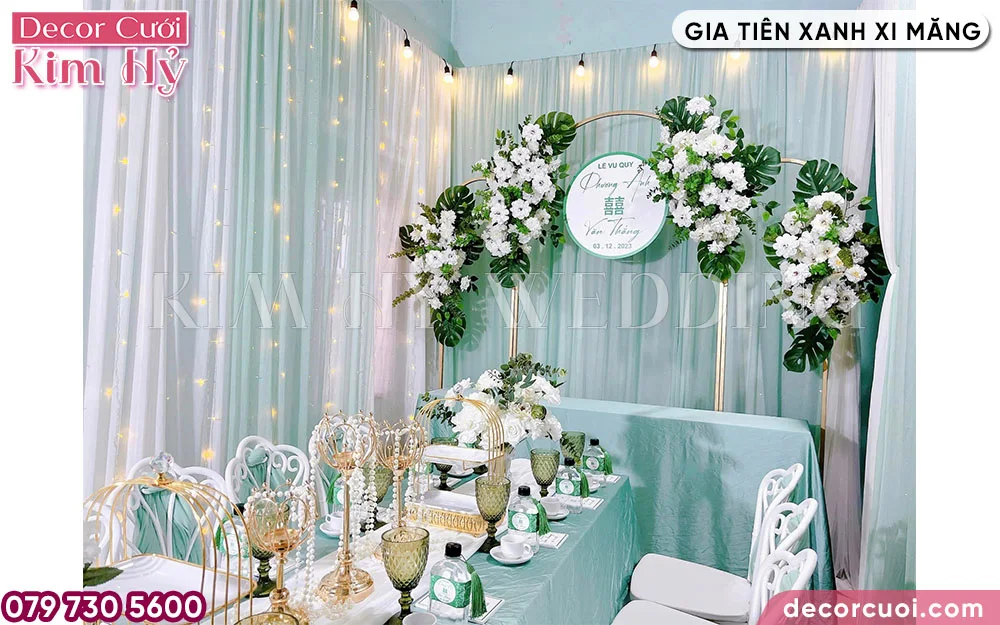 Trang trí gia tiên phong cách sang trọng hiện đại