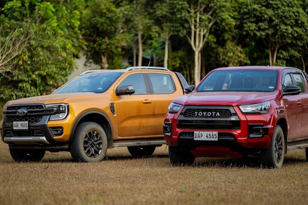 ranger vs hilux.jpeg