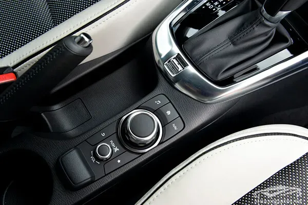 Mazda 2 2022: Giá bán mới nhất, Đánh giá thông số xe