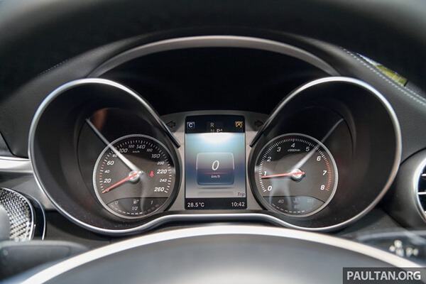 Đánh giá xe Mercedes C300 Coupe 2019: chiếc Coupe 2 cửa hàng đầu