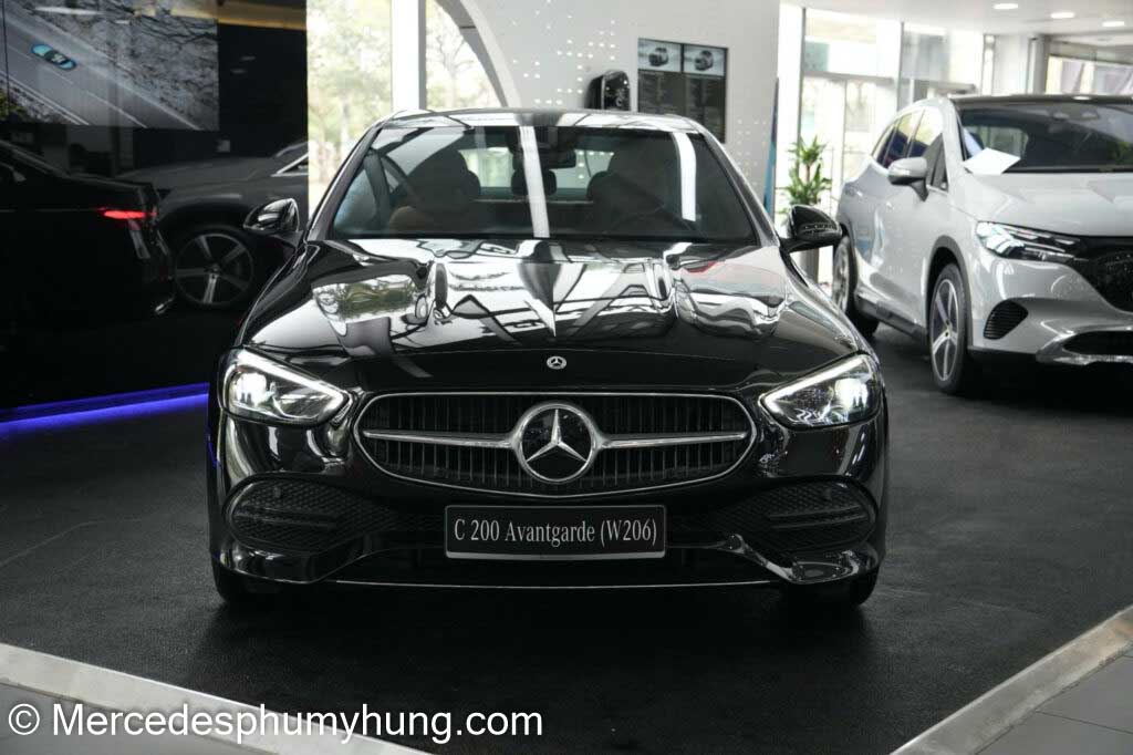 Đầu xe Mercedes C200 Sang Trọng Và Thể Thao