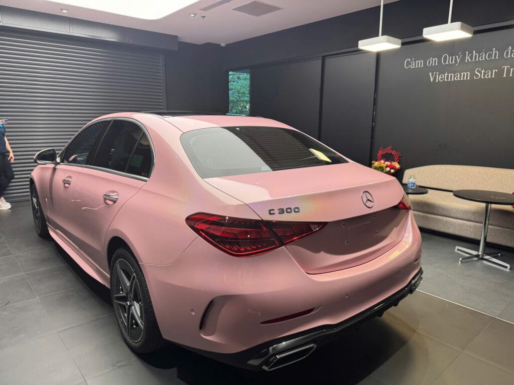 Mercedes C300 Màu Hồng