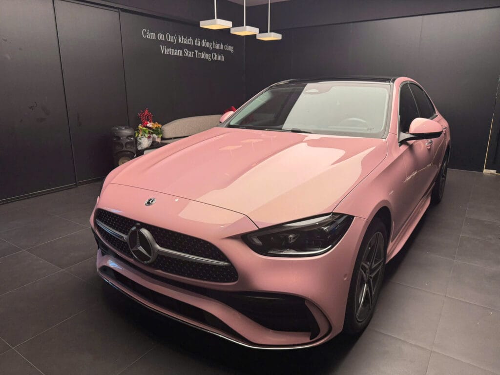 Mercedes C300 Màu Hồng