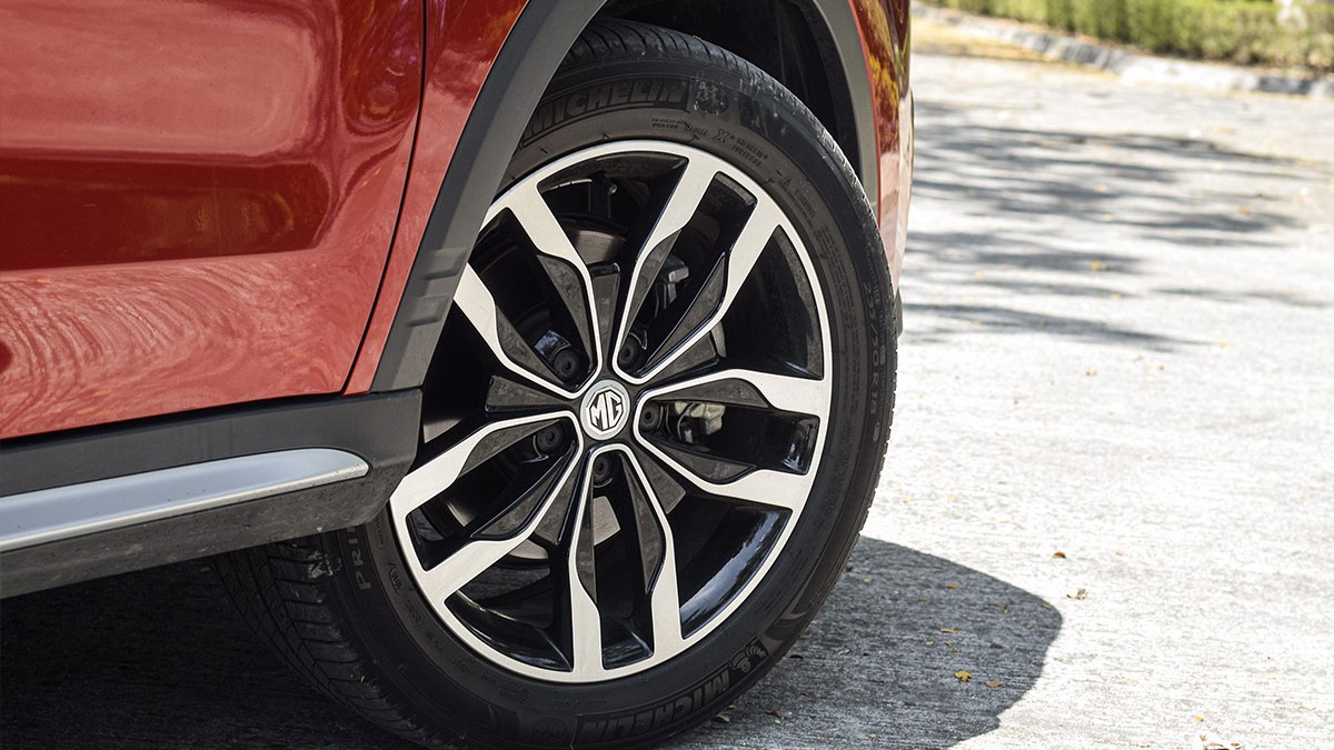 The MG RX5 Tire