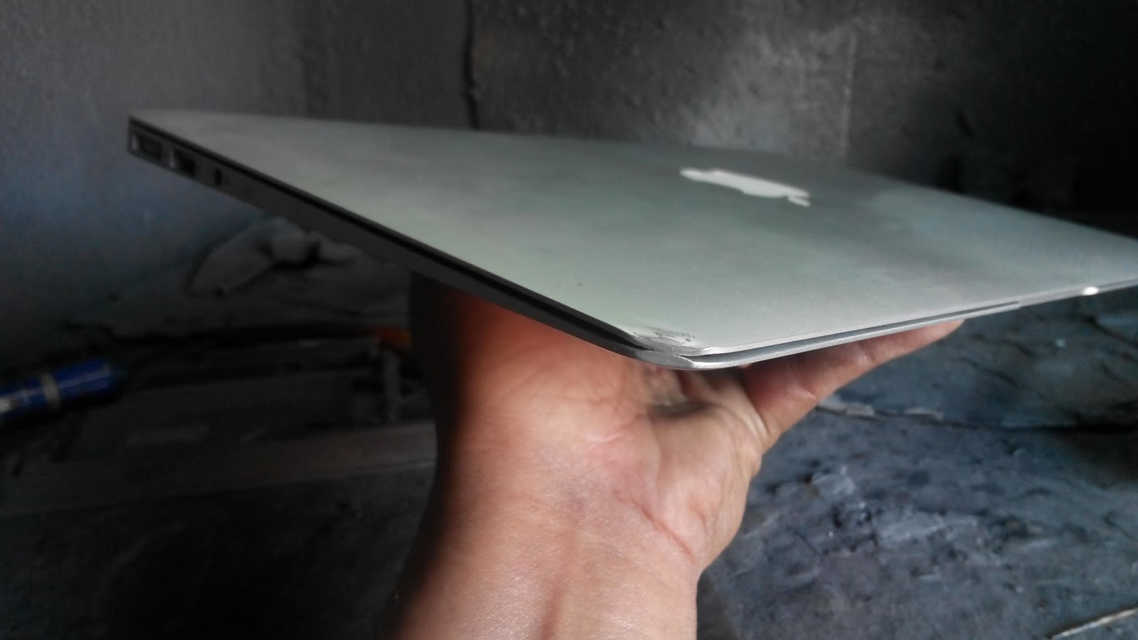Sửa Laptop Bị Móp