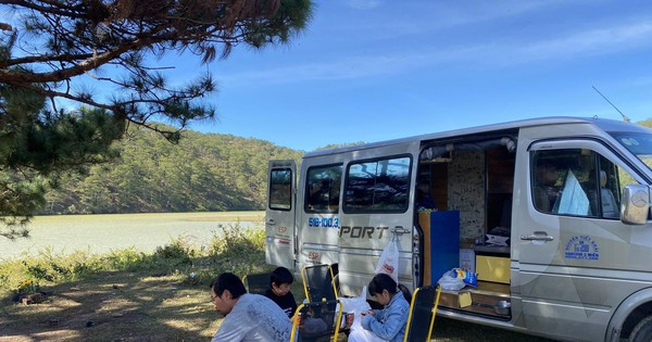 Motorhome giá gần 1,4 triệu USD, bên trong tiện nghi như căn hộ hạng sang