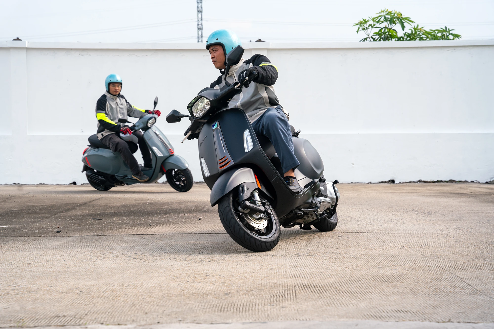 Vespa Sprint S có hao xăng không? Bật mí sự thật khiến ai cũng bất ngờ!