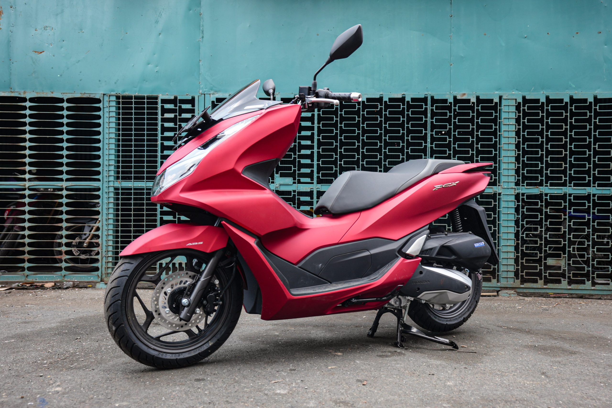 5 mẫu xe tay ga tốn nhiều tiền xăng nhất khi đi 100 km