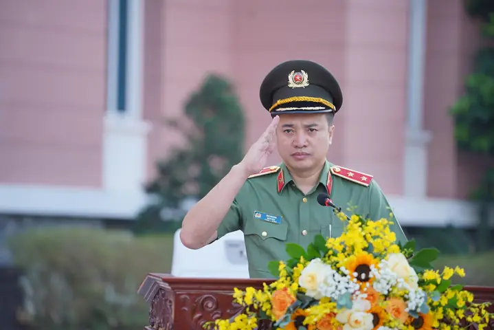 Nhà Xe Huy Hoàng Đại Phát Tại Tp.hcm