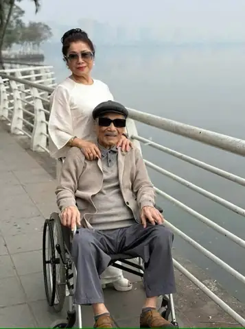 Nhà Xe Kính Hiếu Bình Giã