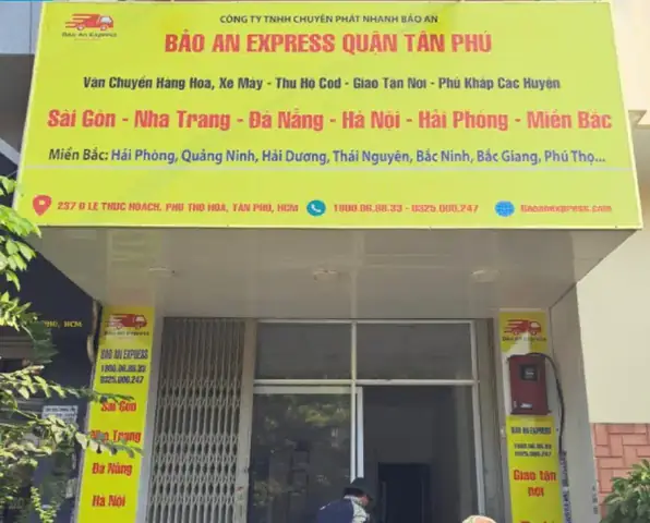 Nhà Xe Le Hà Quan 12