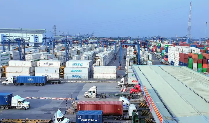 Nhà Xe Tải Container Ở Cali