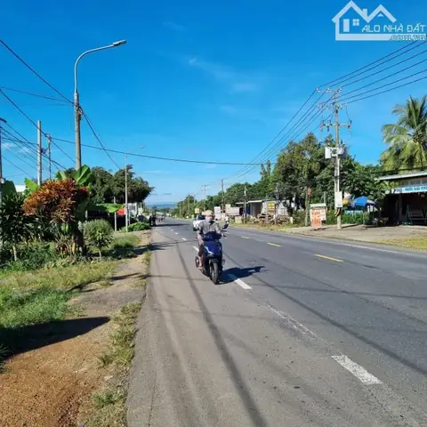 Nhà Xe Thị Trấn Lạc Tánh