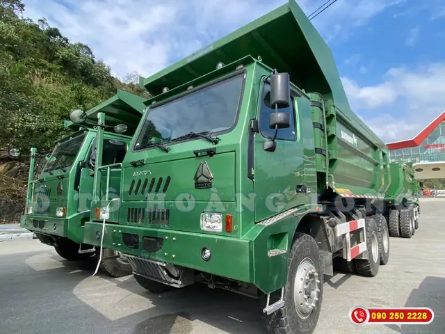 Nhà Xe Xe Chở Quặng Đất