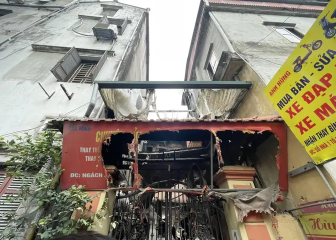 Nhà Xe Xuân Huy Bị Cháy