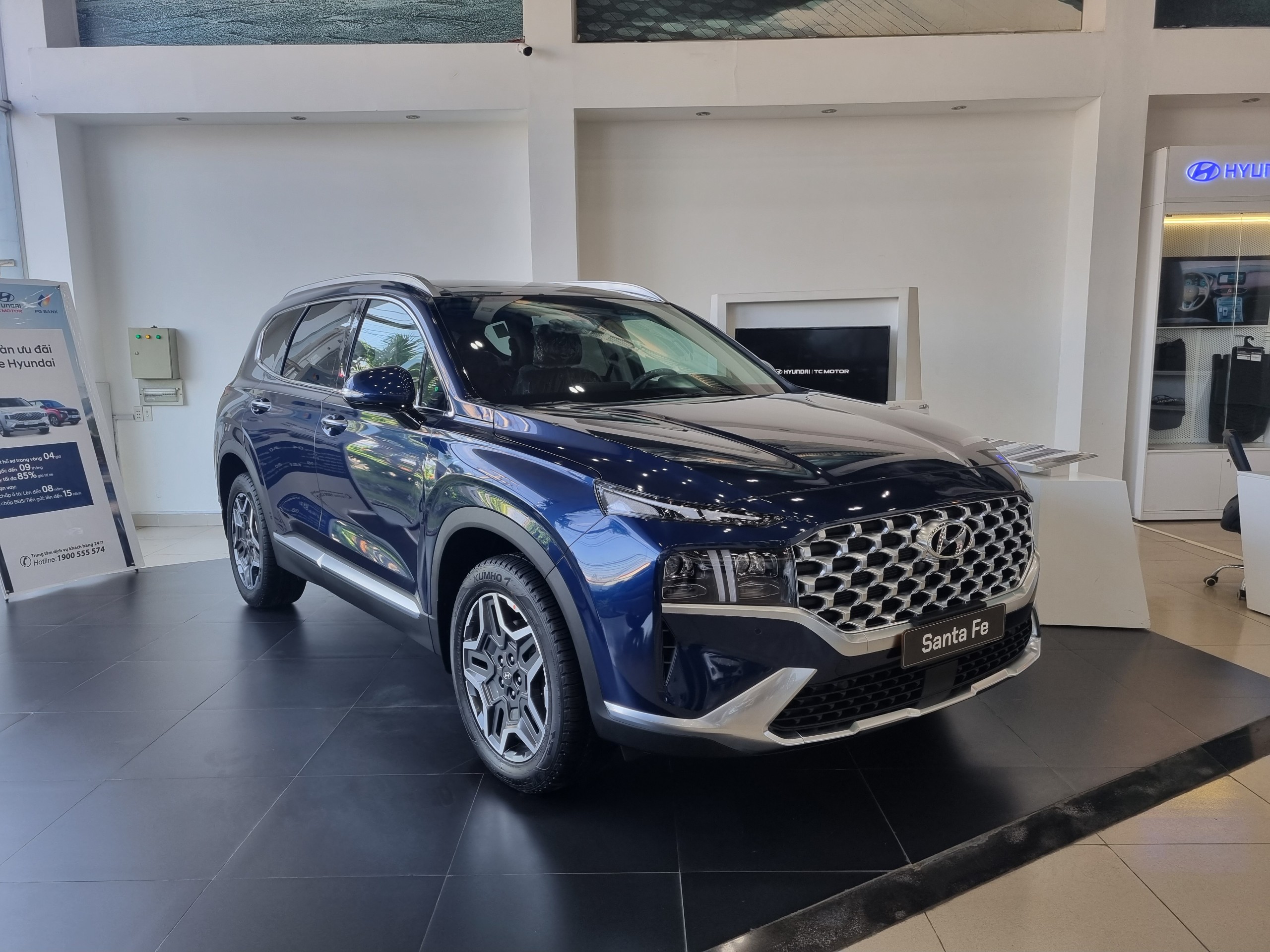 Hyundai santafe màu xanh