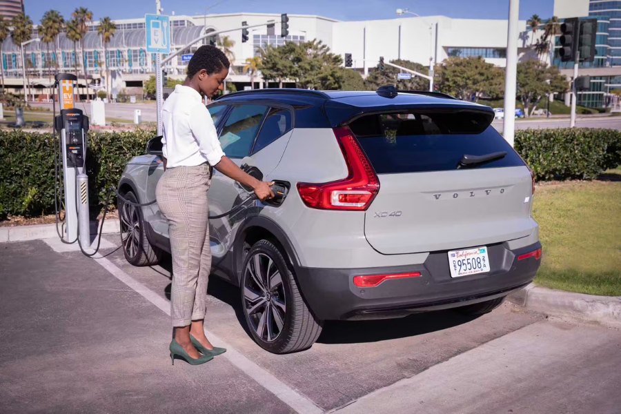 PHEV là gì? Tất tần bạn cần biết về dòng xe lai điện