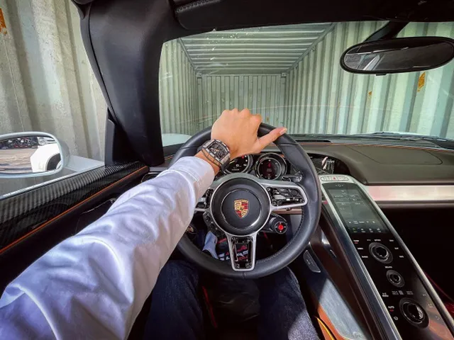 Porsche 918 Spyder 2024: Giá bán mới nhất, Đánh giá thông số kỹ thuật