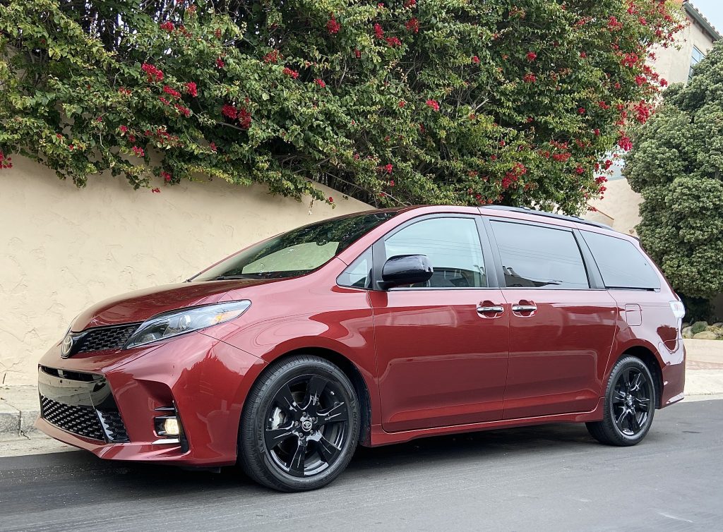 2020 Toyota Sienna SE FWD Review: SoCal Cruising Done Right