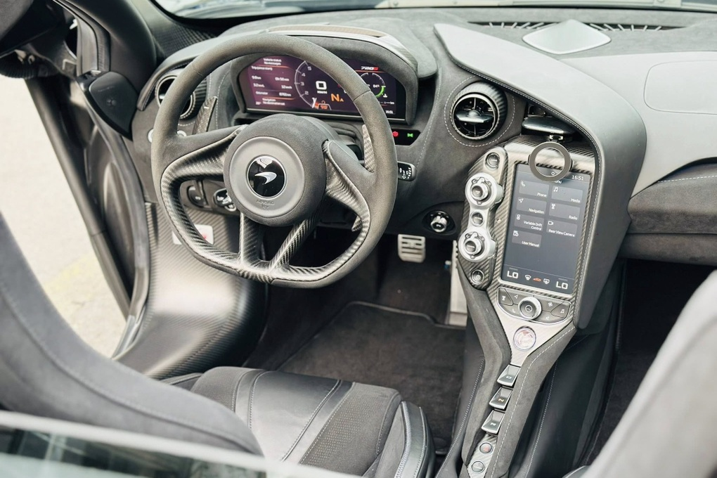 Siêu xe McLaren 720S Spider 2021 mỗi năm mất giá hơn 2,3 tỷ đồng, dù đi ít - Báo và Phát thanh, Truyền hình Lạng Sơn