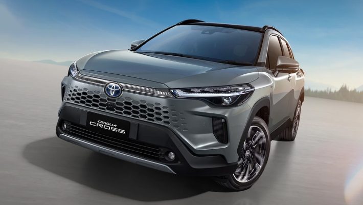 xe Toyota Cross bản 1.8V màu trắng