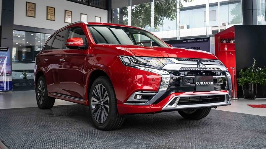 So sánh Outlander và Xpander - Hai mẫu xe hot trên thị trường