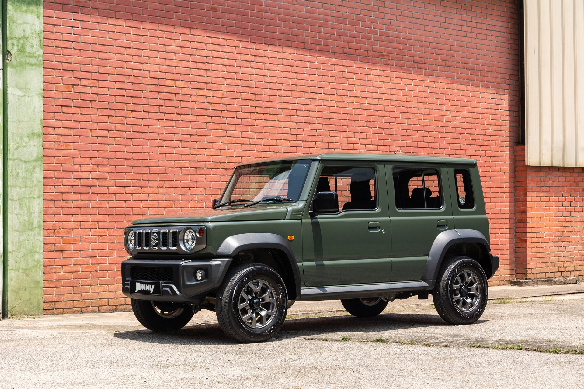 Suzuki Jimny bản 5 cửa ra mắt tại Malaysia, về Việt Nam dễ ế vì giá quá đắt