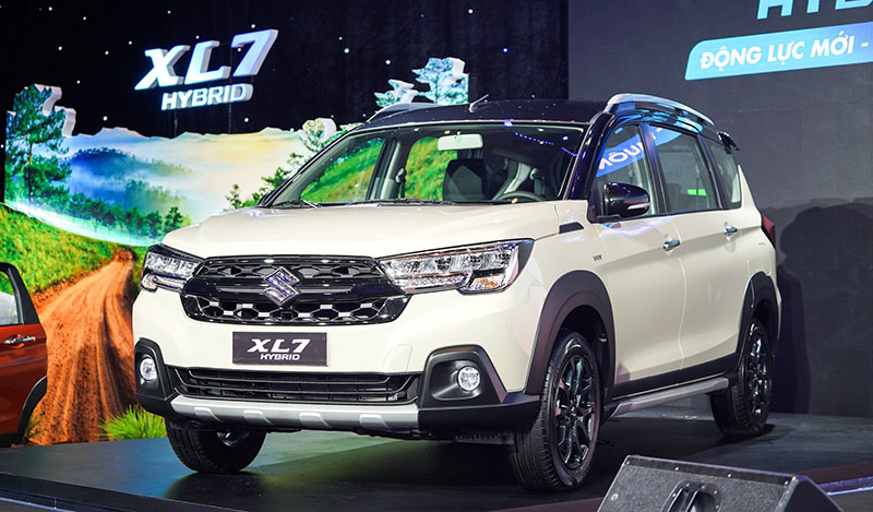 Cản trước Suzuki XL7 Hybrid sơn đen tăng thêm vẻ hầm hố