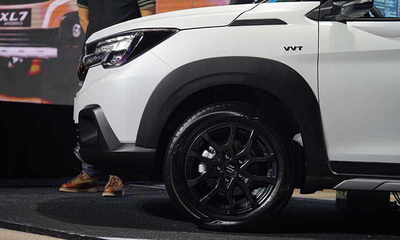 Mâm xe Suzuki XL7 đa chấu sơn đen bắt mắt