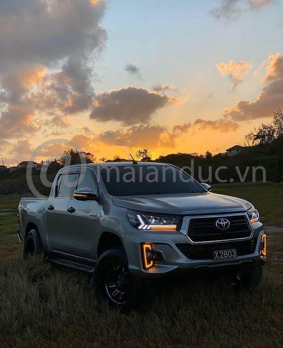 Xe Toyota Hilux thay nhớt bao nhiêu lít?
