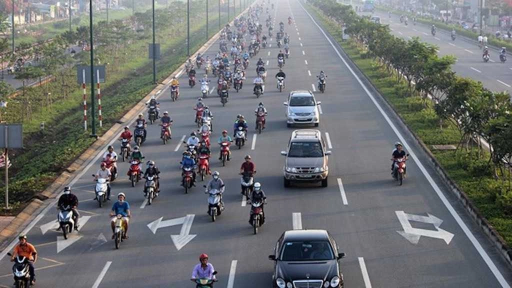 Thế nào là đi sai làn đường? Lỗi sai làn đường bị phạt bao nhiêu?