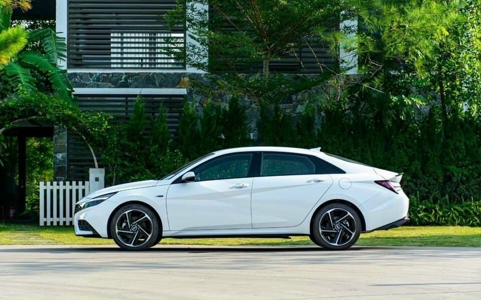 Thông số kỹ thuật xe Hyundai Elantra 2023: Ngoại thất.