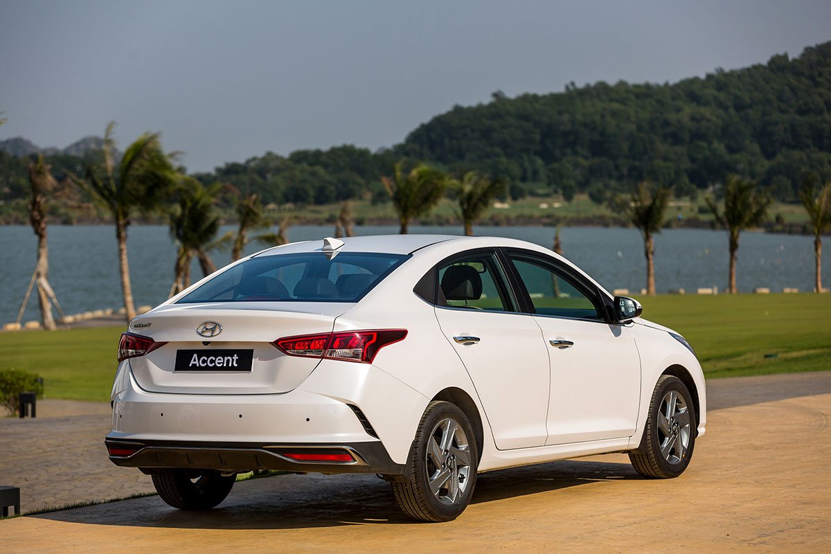 Thông số kỹ thuật xe Hyundai Accent 2021: Nội thất 1