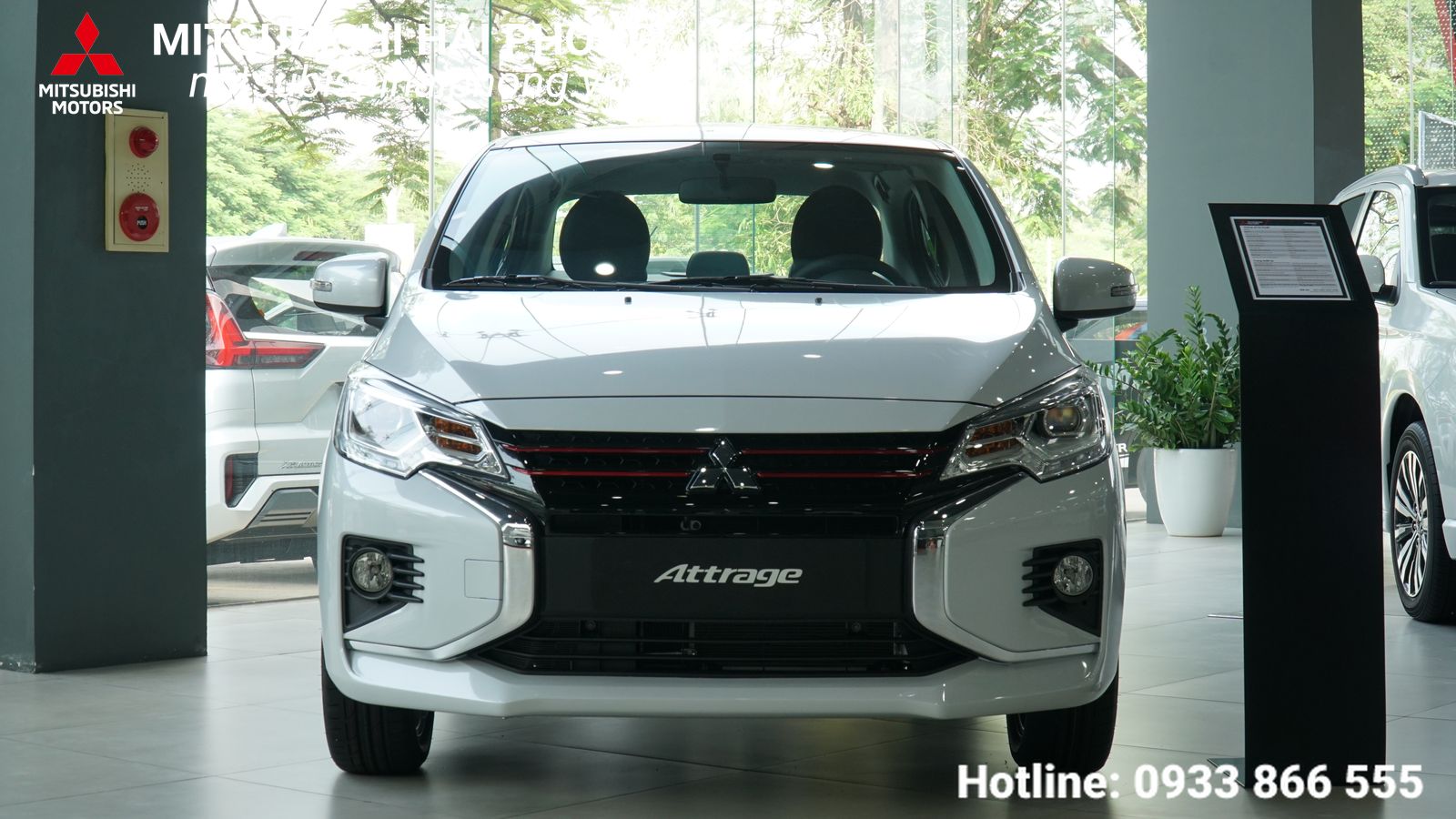 attrage-cvt-premium-mau-trang