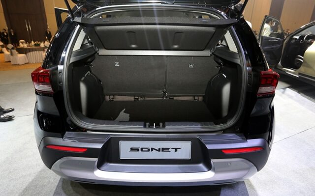 Kia Sonet 2022: Giá bán mới nhất, Đánh giá thông số kỹ thuật