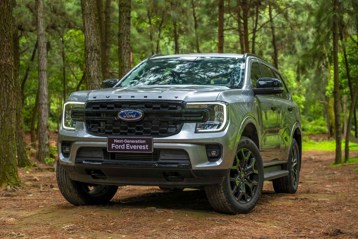 Thông số kỹ thuật xe Ford Everest 2022: Nội thất