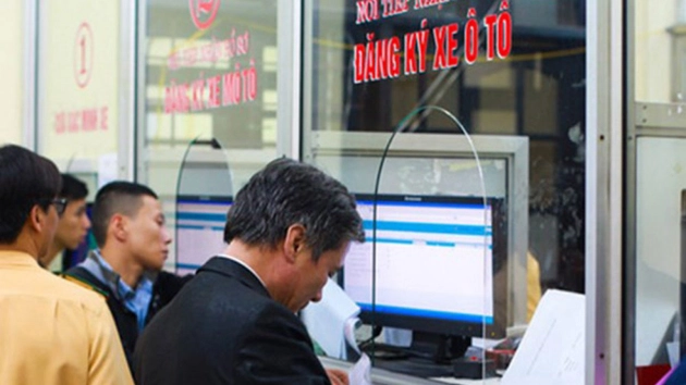 Sử dụng tài khoản định danh điện tử để khai đăng ký xe ô tô online