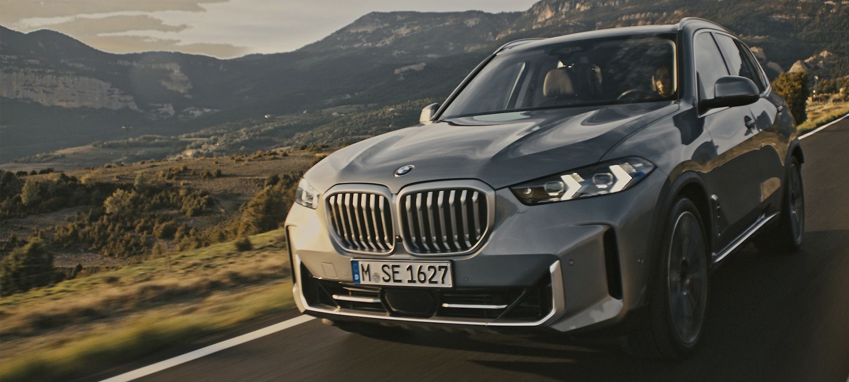 Giá xe BMW X3 (5 chỗ gầm cao) mới nhất 2024