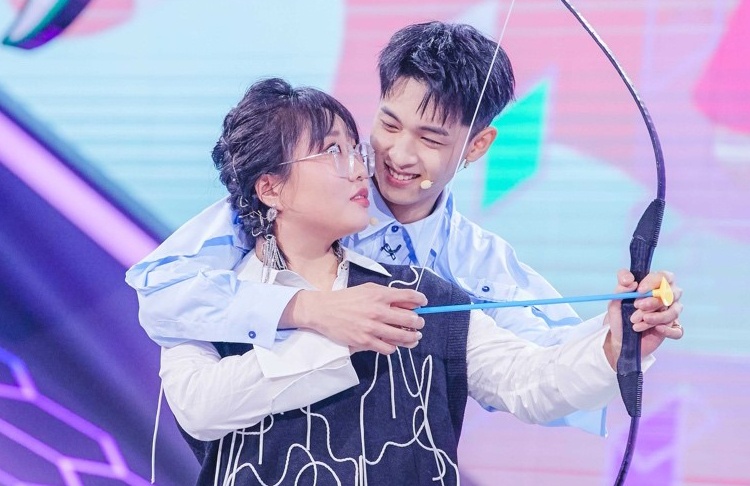 Bê bối bủa vây lò đào tạo danh hài hàng đầu Trung Quốc