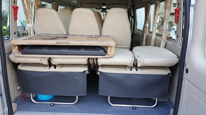 Kích thước khoang hành lý của xe Ford transit khá nhỏ