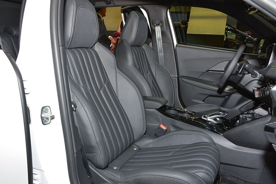 Peugeot 2008 GT Line - Hình 19