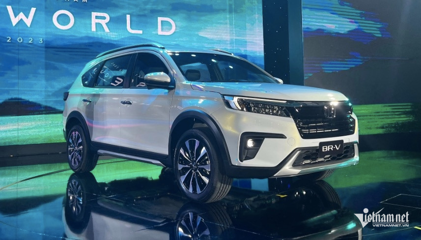 veloz cross toyota.jpeg