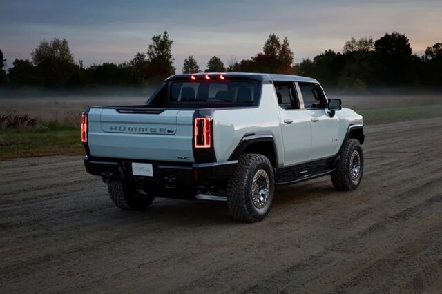 Siêu bán tải điện GMC Hummer EV 2025 giá bao nhiêu? Đánh giá xe