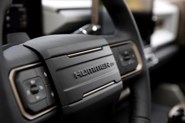 Siêu bán tải điện GMC Hummer EV 2025 giá bao nhiêu? Đánh giá xe
