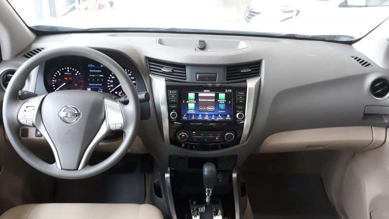 nissan-ra-mat-np300-navara-el-4x2-so-tu-dong (1)