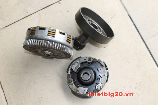 Côn xe máy bị mòn